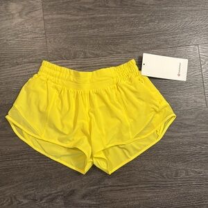 Lululemon Brand New Hotty Hot Low Rise Shorts 2.5” Lined Women’s Size 4